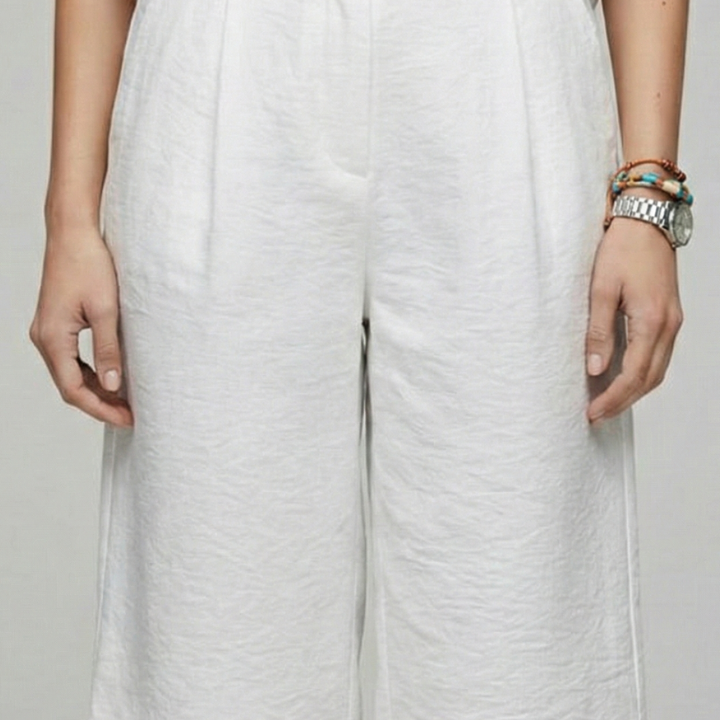 Women’s Knee Length Shorts with Belt Loops and Side Pockets