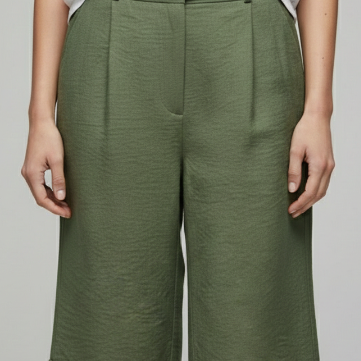 Women’s Knee Length Shorts with Belt Loops and Side Pockets