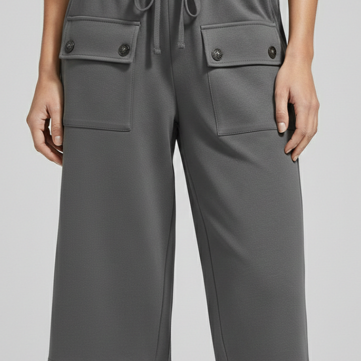 Women’s Knee Length Shorts with Elastic Waist and Pockets